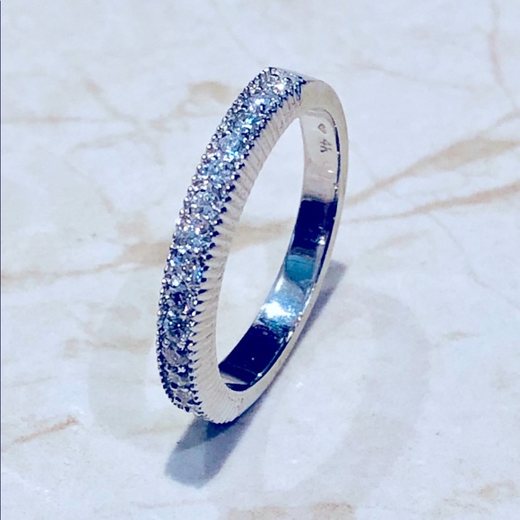 Jewelry - 14kr white gold diamond wedding band